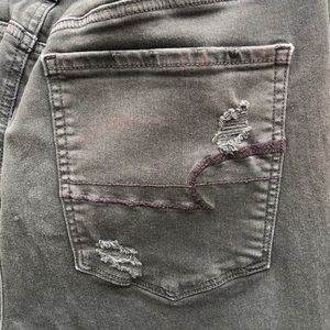 Distressed olive green jeggings, super stretch style